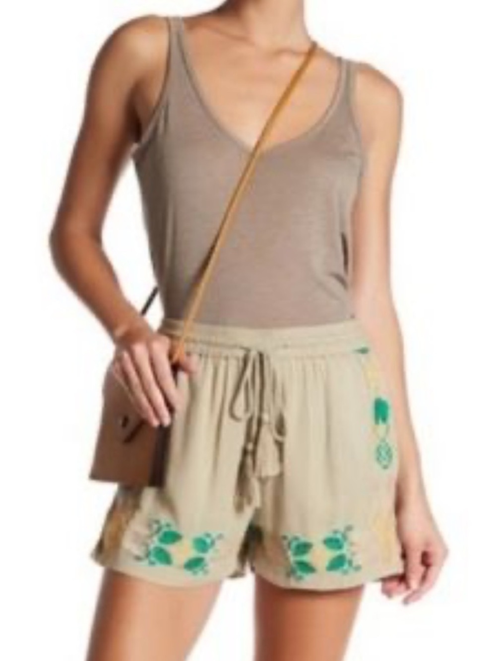 NEW Romeo & Juliet Couture boho slouchy beachy embroidered pull on short short M